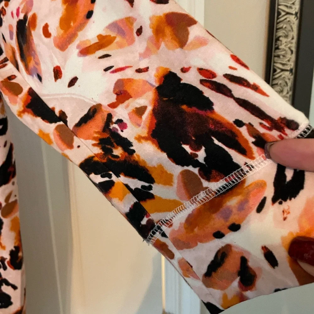Westbound 3/4 Sleeve Top - Orange and Black Print - Picture 5 of 11